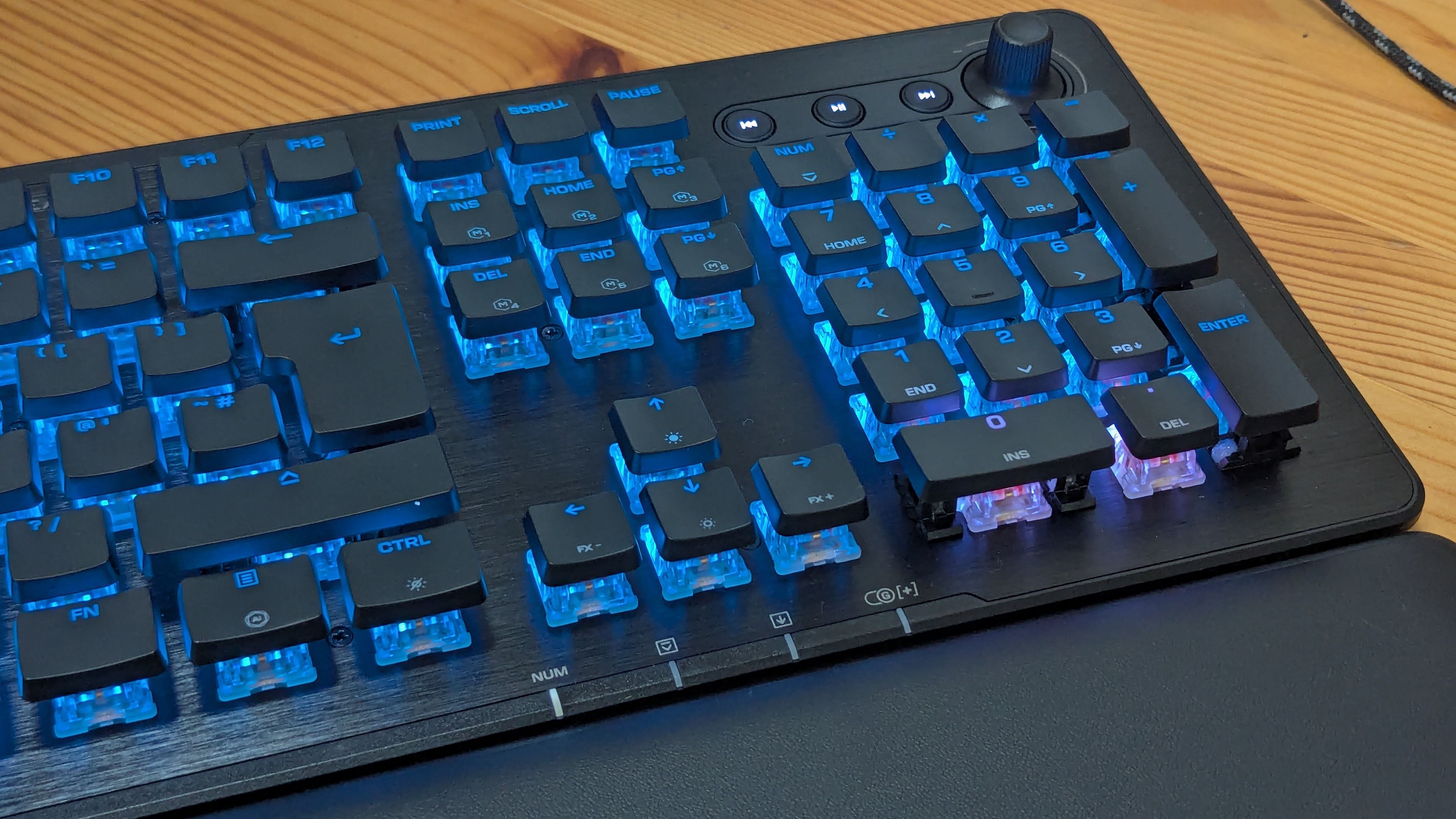 Turtle Beach Vulcan II XP Review: Clicky Compromise — Wired, Denver Technology news